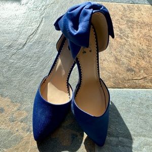 Like new women’s size 7 blue stiletto with bows, Journee Collection